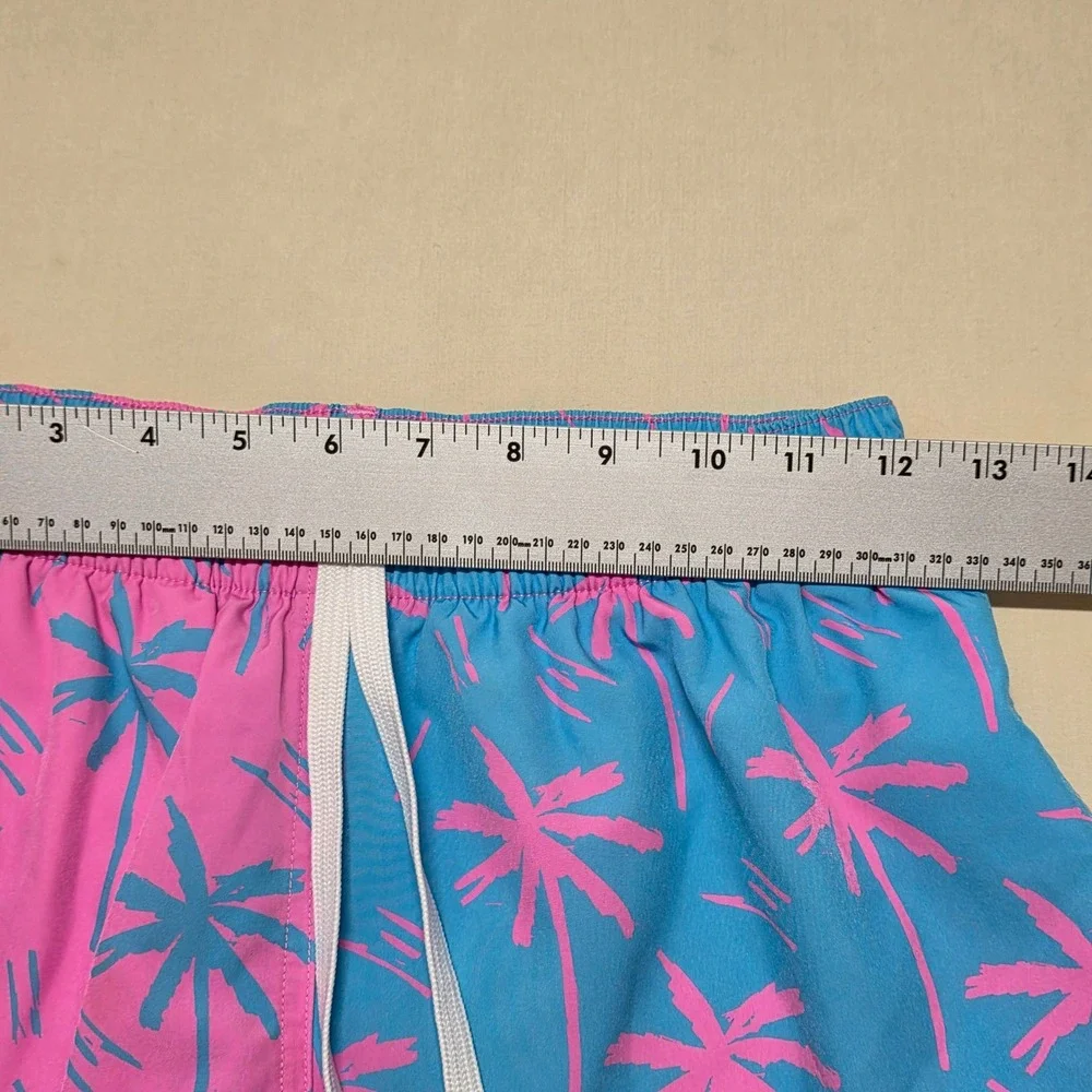Chubbies Men Swim Trunks Small PinkBlue Palm Tree Graphics Mesh Lined Above Knee